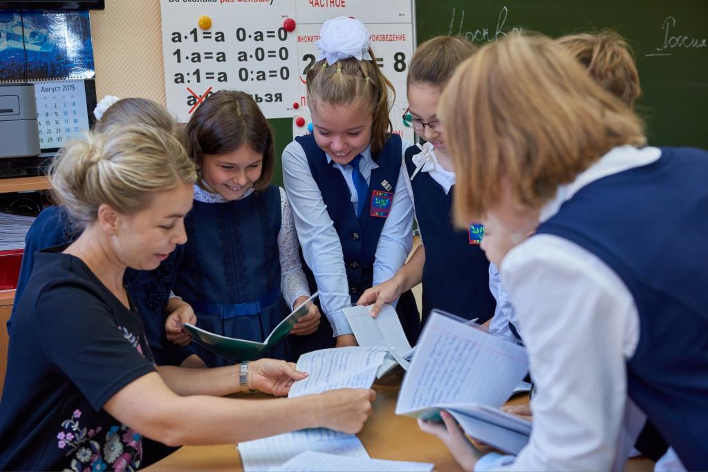Хакасия в числе 79 российских регионов присоединилась к акции «Спасибо, учитель!»